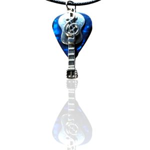 WORLD GOBLINS Regalo para Músico Original con Guitarra y Púa Hecho a Mano. Colgante Collar con Nota Musical Bañado en Plata Oxidada 925 (Azul)