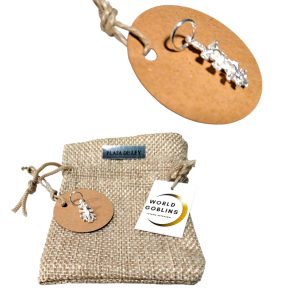 WORLD GOBLINS Cruz Caravaca Plata 925, Jesucristo en Relieve, 2cm. Medalla de la Madre, Detalles Cristianos para Regalar, Regalos Originales para Mujer. Hecha a Mano Córdoba