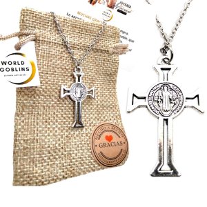 WORLD GOBLINS Colgante Cruz de San Benito Apostol, Gargantilla de Suerte y Protección con Cadena de Acero Inoxidable 50cm. Regalo Parejas, Colgante Católico Hombre Mujer (Cruz San Benito Dideño)