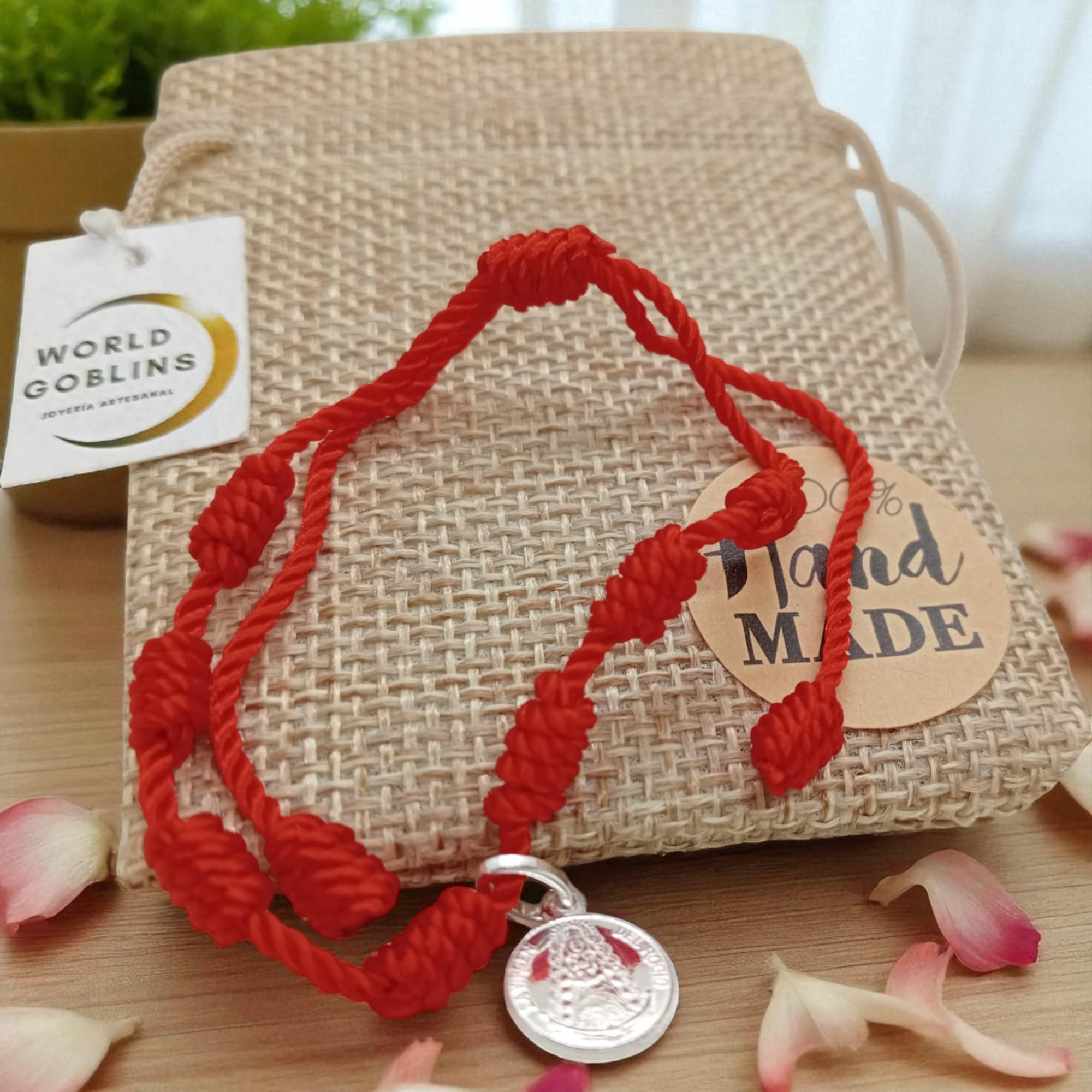 WORLD GOBLINS Pulsera de hilo rojo y Virgen del Rocio Plata 925. Suerte y Proteccion. Brazalete Rociero, Parejas y Amistad. Ajustable. Regalos Originales Religiosos (Virgen del Rocio 925) - Imagen 3