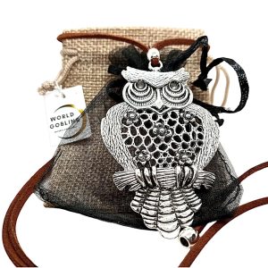 WORLD GOBLINS Collar Búho de la Suerte con Cuero de Antelina Hecho a Mano – Amuleto Protector, Joyería Mística Esotérica 70cm. Collar Grande Llamativo Artesanal (Design BUHO-SUERTE)