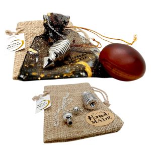 WORLD GOBLINS Péndulo Testigo Radiestesia Metal Desenroscable 38x15 mm | Cadena Plata de Ley 925, 21 cm | Péndulo Profesional Adivinación Meditación, Energía Espiritual + Semilla Ojo de Buey