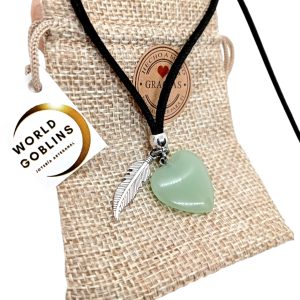 WORLD GOBLINS Collar Piedra Natural Mujer Hecho a Mano. Colgante Mujer Corazón Pluma. Gargantilla Piedras Semipreciosas Energéticas. Adaptable +Bolsa Yute Artesanal Regalo Original (Aventurina-Pluma)